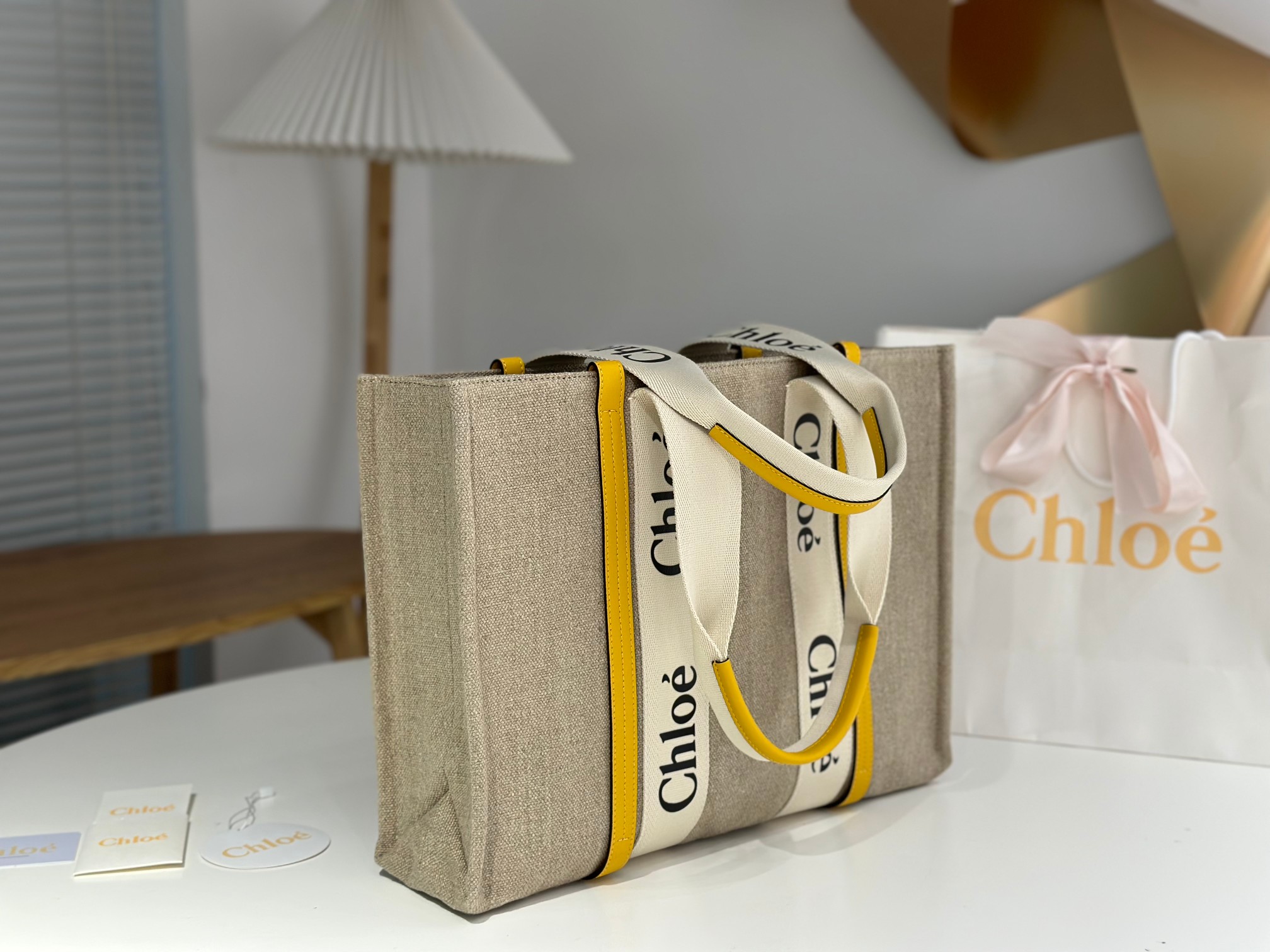 Chloe Large Woody Tote Bag In Linen 